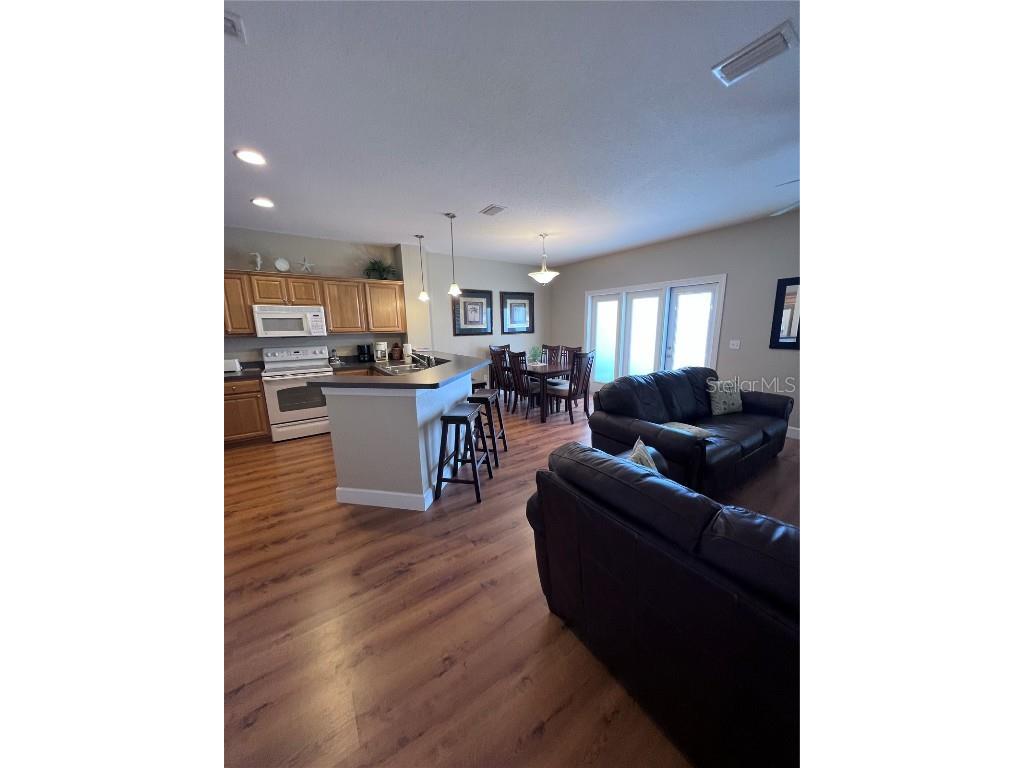 221 3rd Avenue E #F-102 Horseshoe Beach FL 32648 W7867769 image4