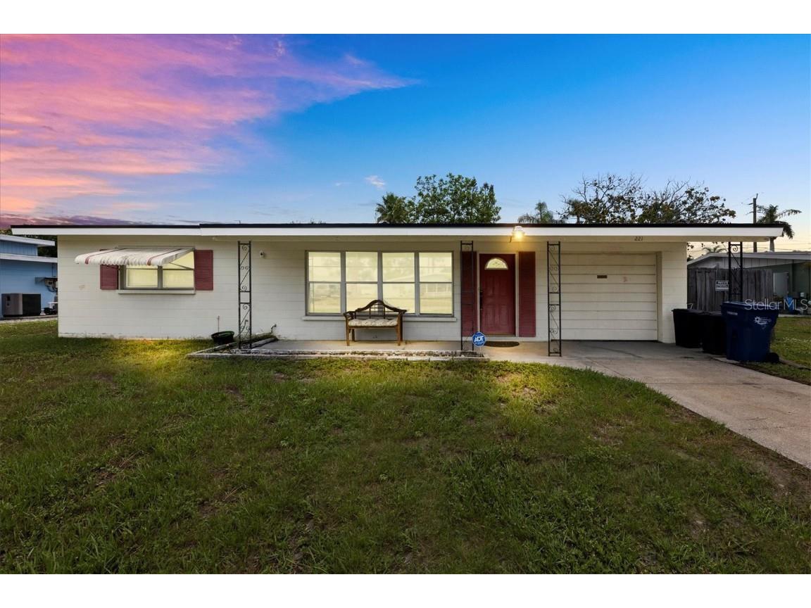 221 60th St W Bradenton FL 34209 A4580060 image1