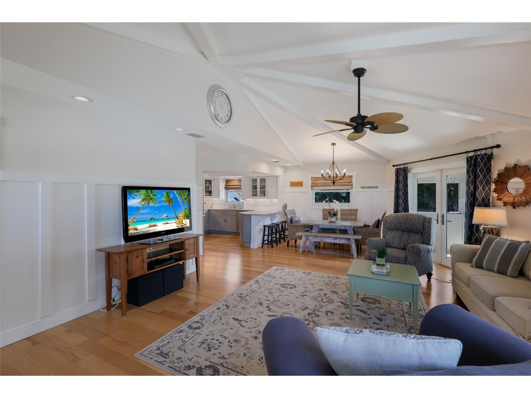 221 85th Street Holmes Beach FL 34217 A4693773 image7