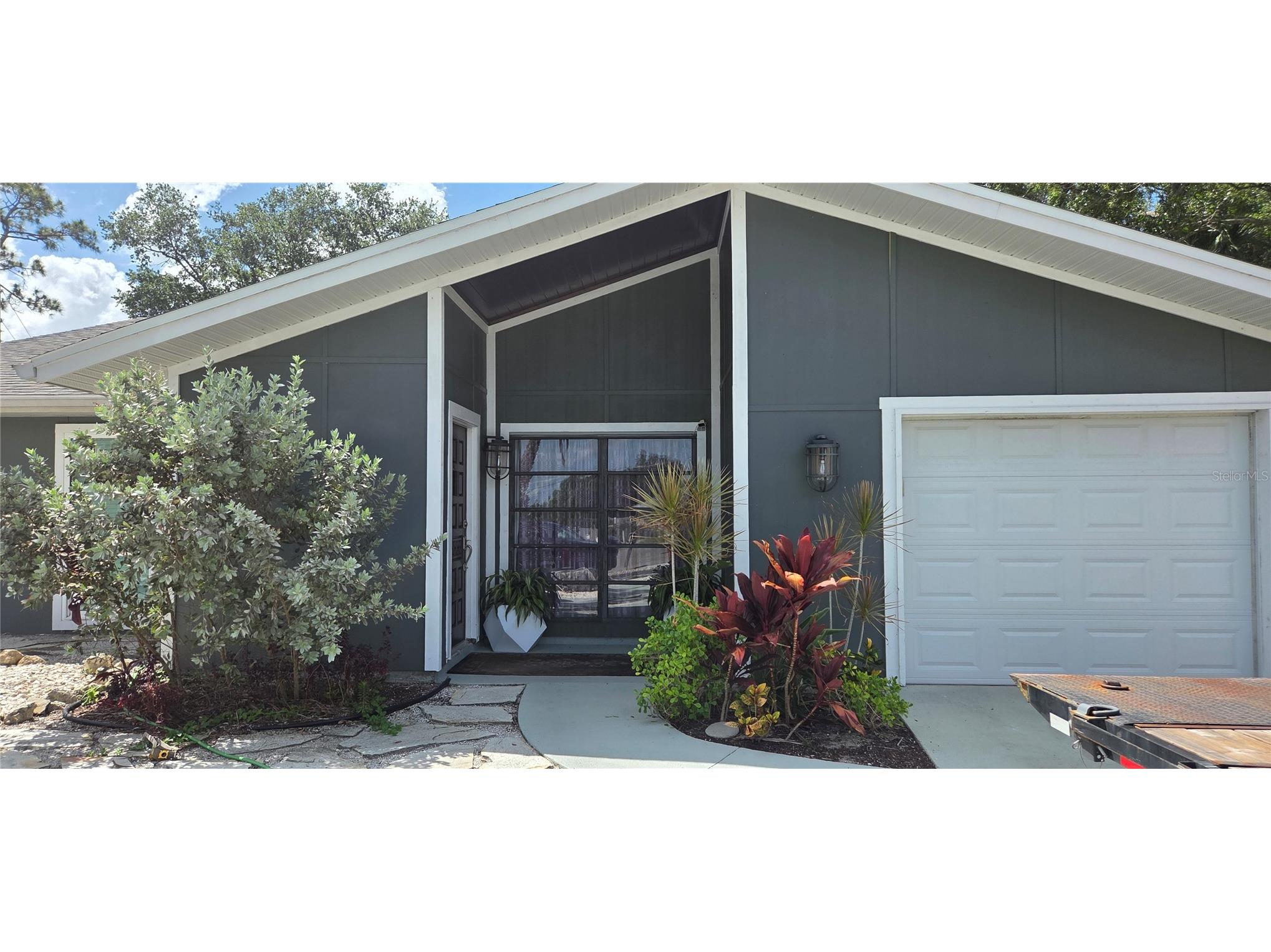 221 Dade Avenue Sarasota FL 34232 A4696280 image1