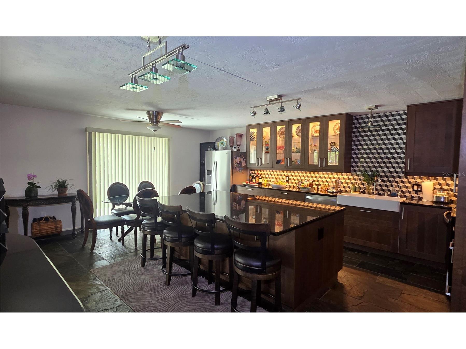 221 Dade Avenue Sarasota FL 34232 A4696280 image11