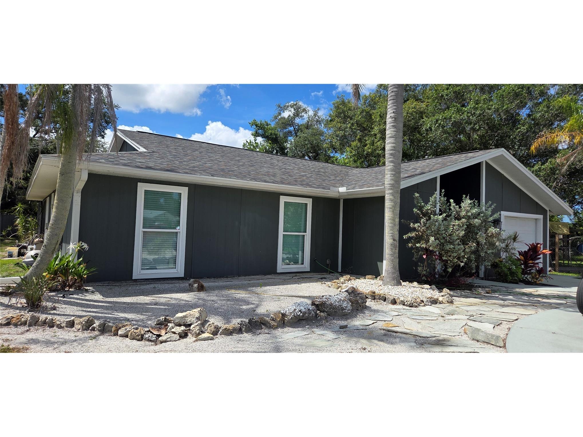 221 Dade Avenue Sarasota FL 34232 A4696280 image2
