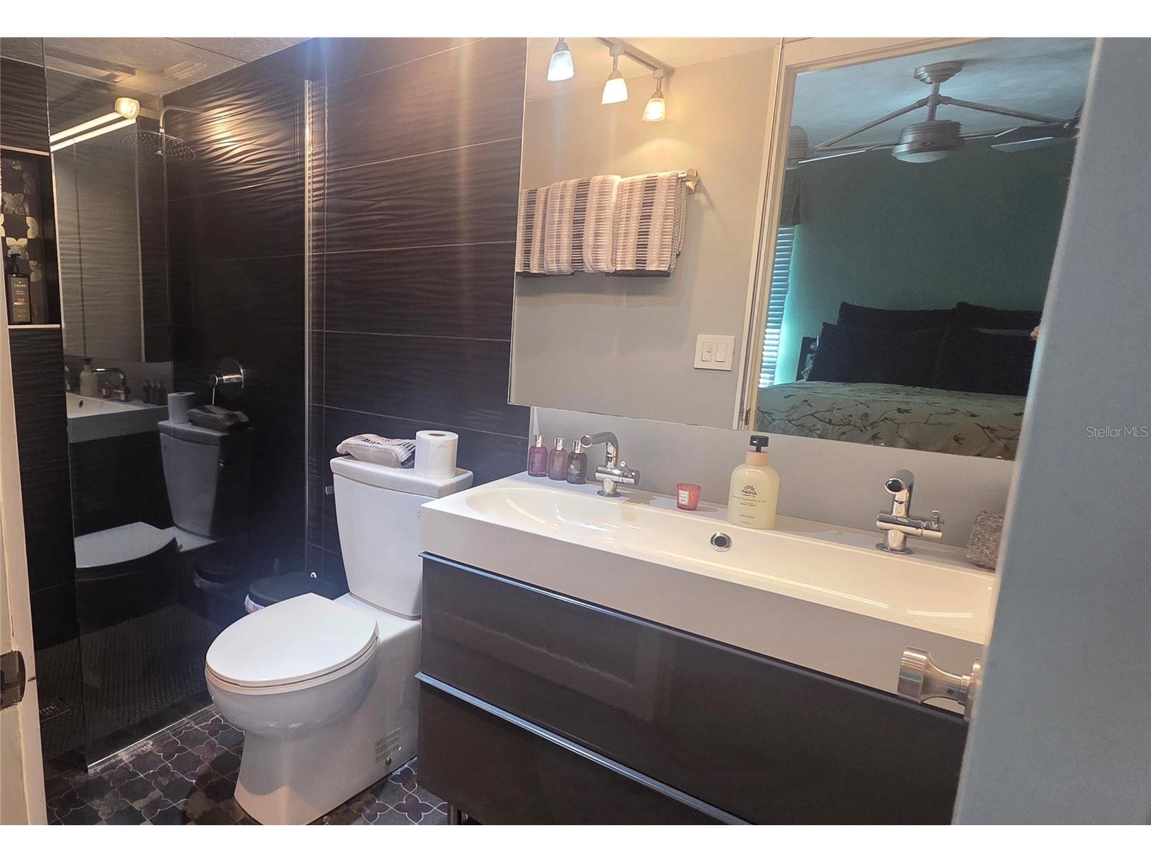 221 Dade Avenue Sarasota FL 34232 A4696280 image20