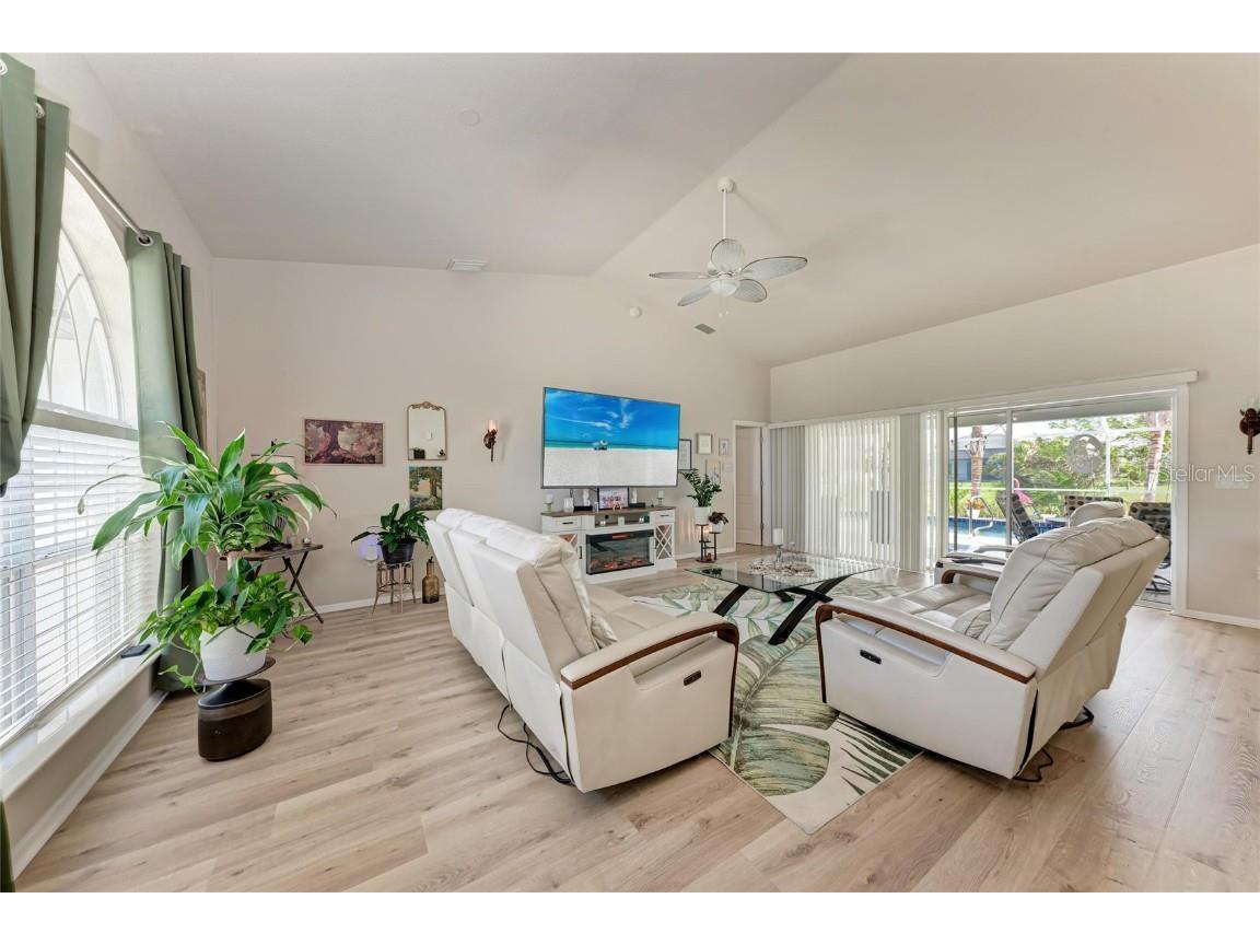 221 Fairway Road Rotonda West FL 33947 A4639923 image7