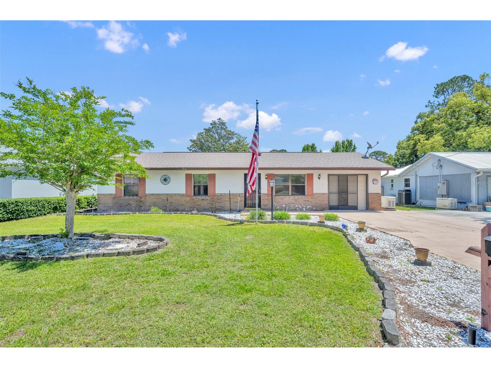 221 Grande Vista Street Debary FL 32713 V4948601 image1