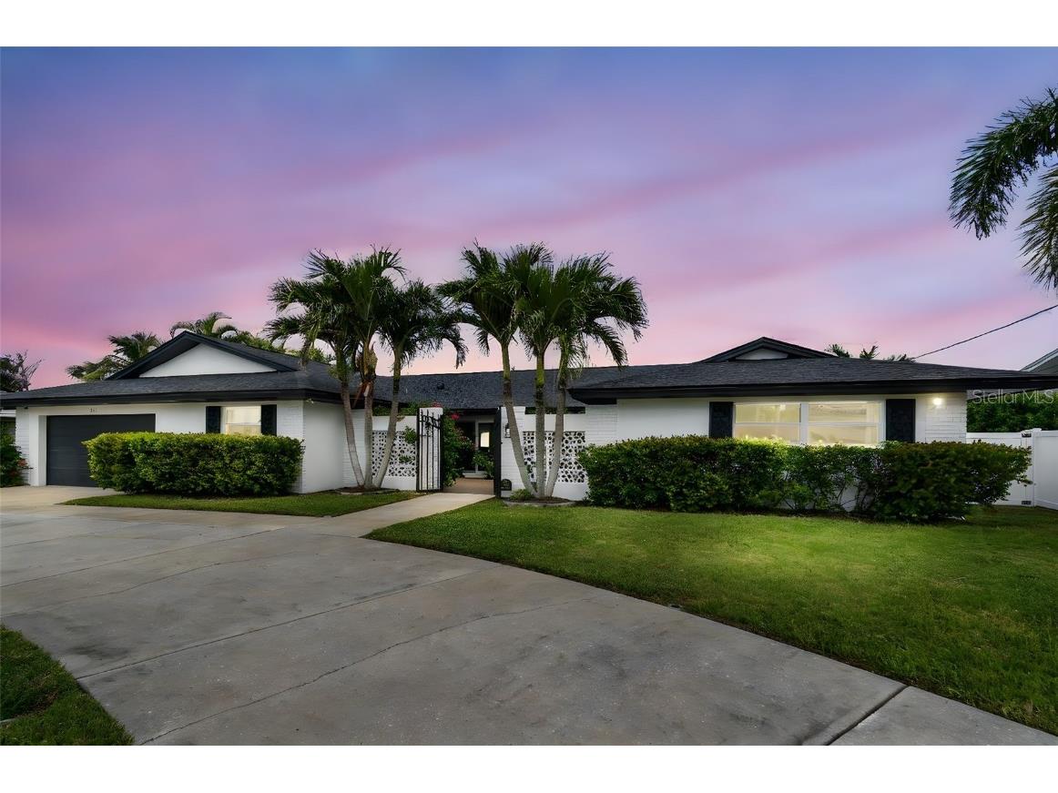 221 Howard Drive Belleair Beach FL 33786 - INTERCOASTAL TB8446537 image2