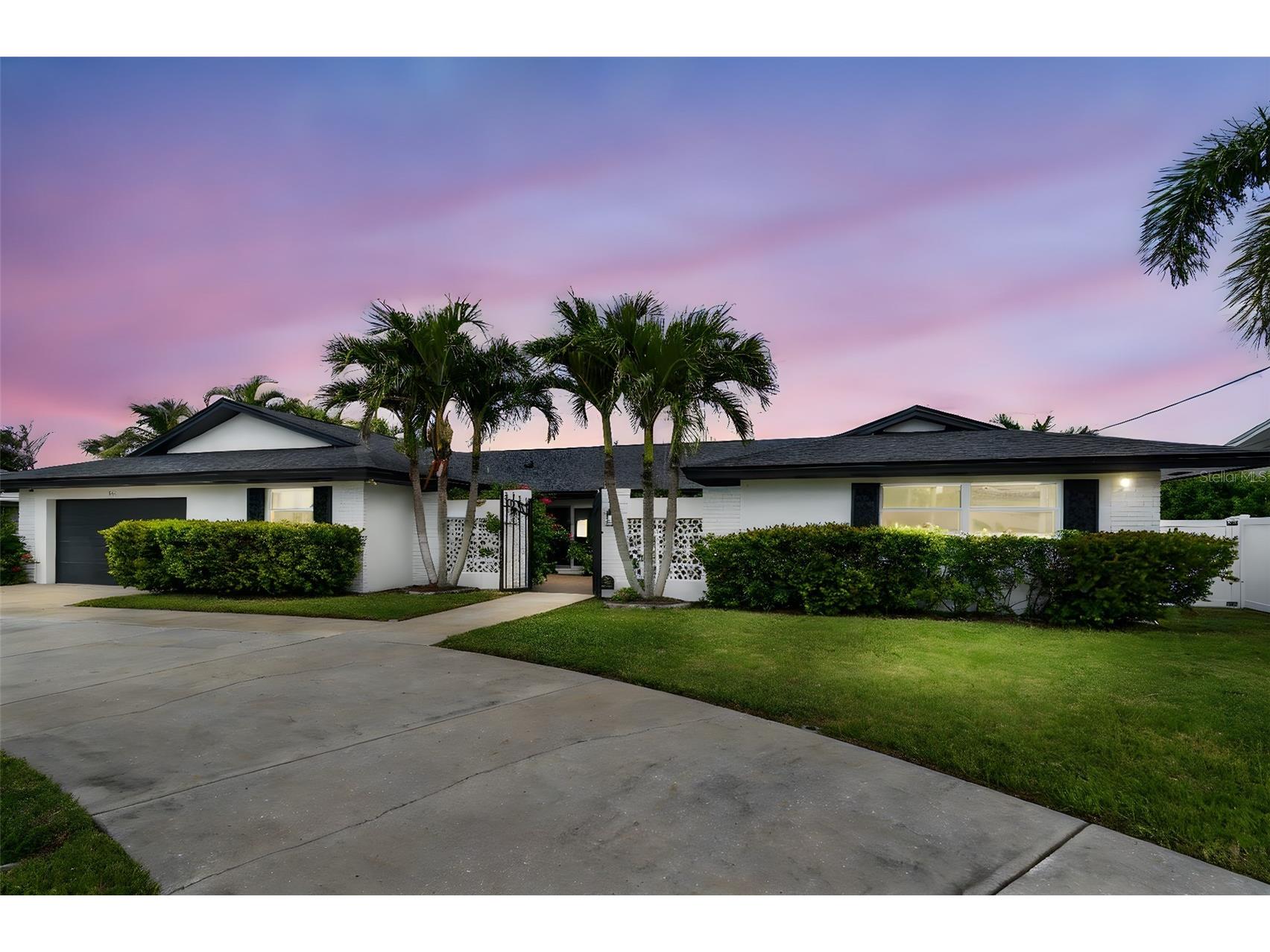 221 Howard Drive Belleair Beach FL 33786 - INTERCOASTAL TB8489096 image2