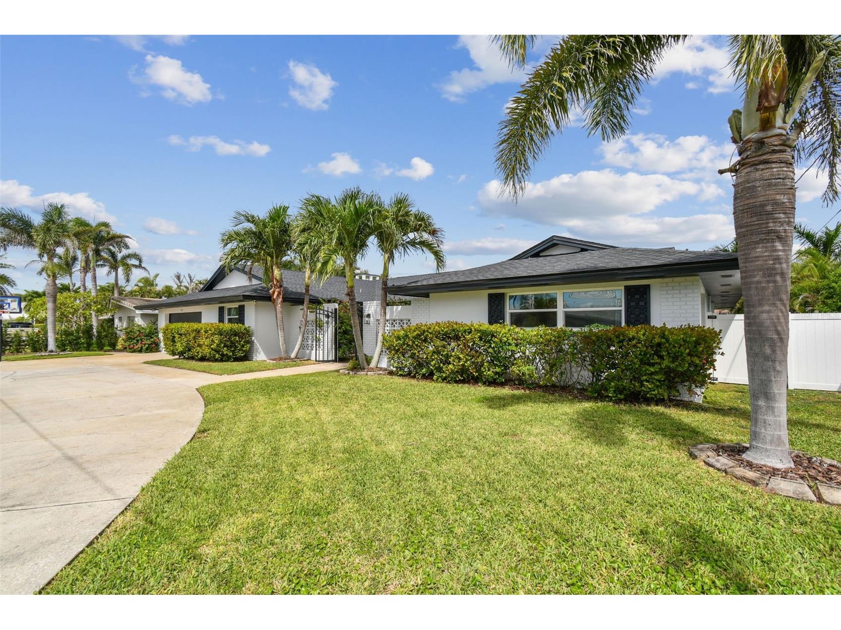221 Howard Drive Belleair Beach FL 33786 - INTERCOASTAL TB8489096 image4