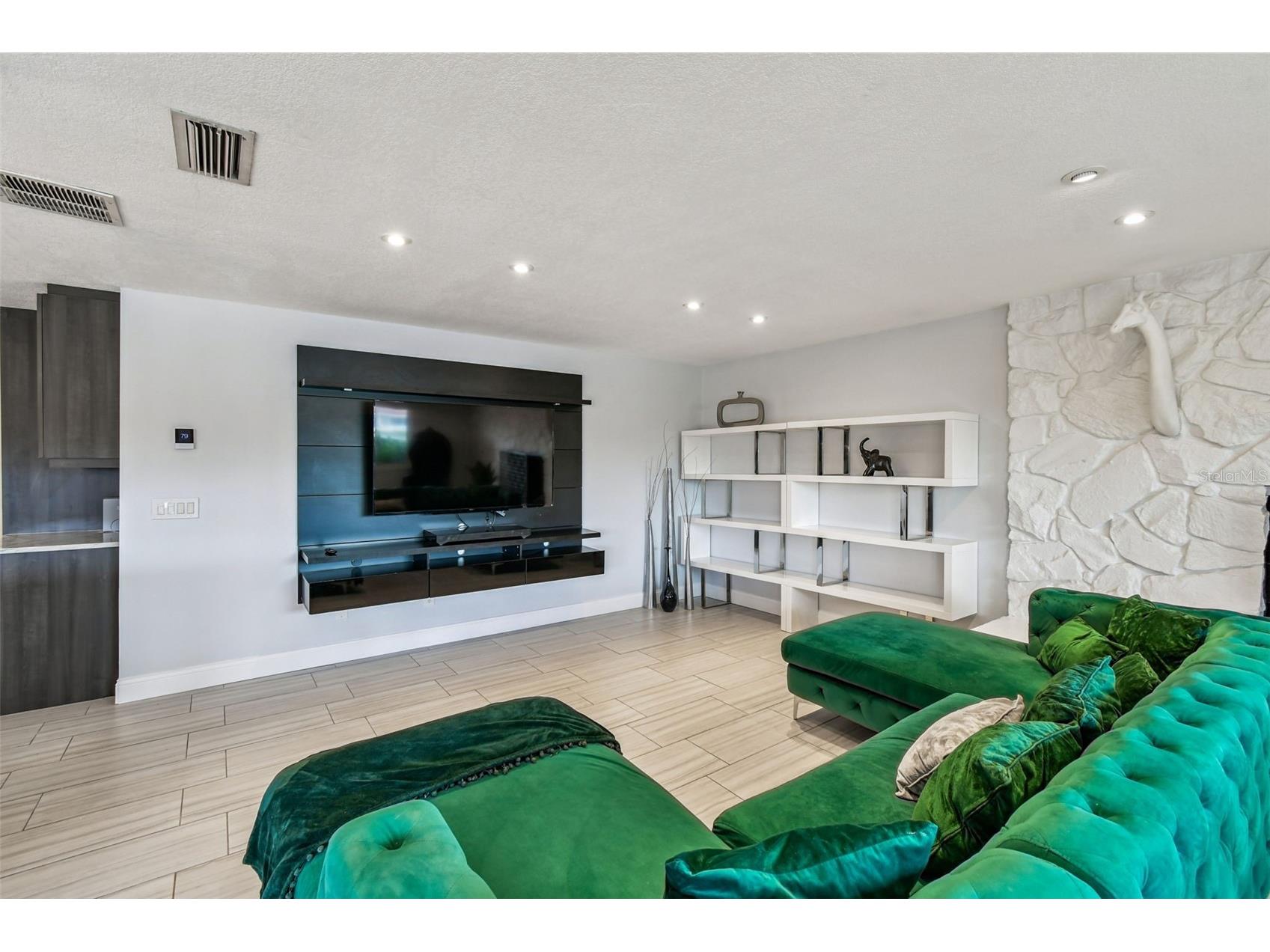221 Howard Drive Belleair Beach FL 33786 - INTERCOASTAL TB8489096 image44