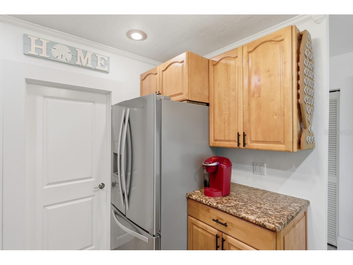 221 Island Circle Sarasota FL 34242 A4668472 image11