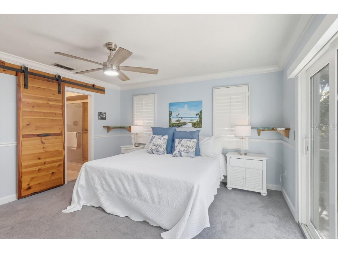 221 Island Circle Sarasota FL 34242 A4668472 image12