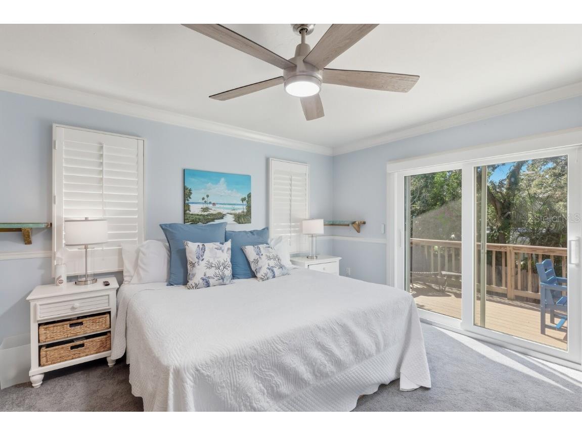 221 Island Circle Sarasota FL 34242 A4668472 image13