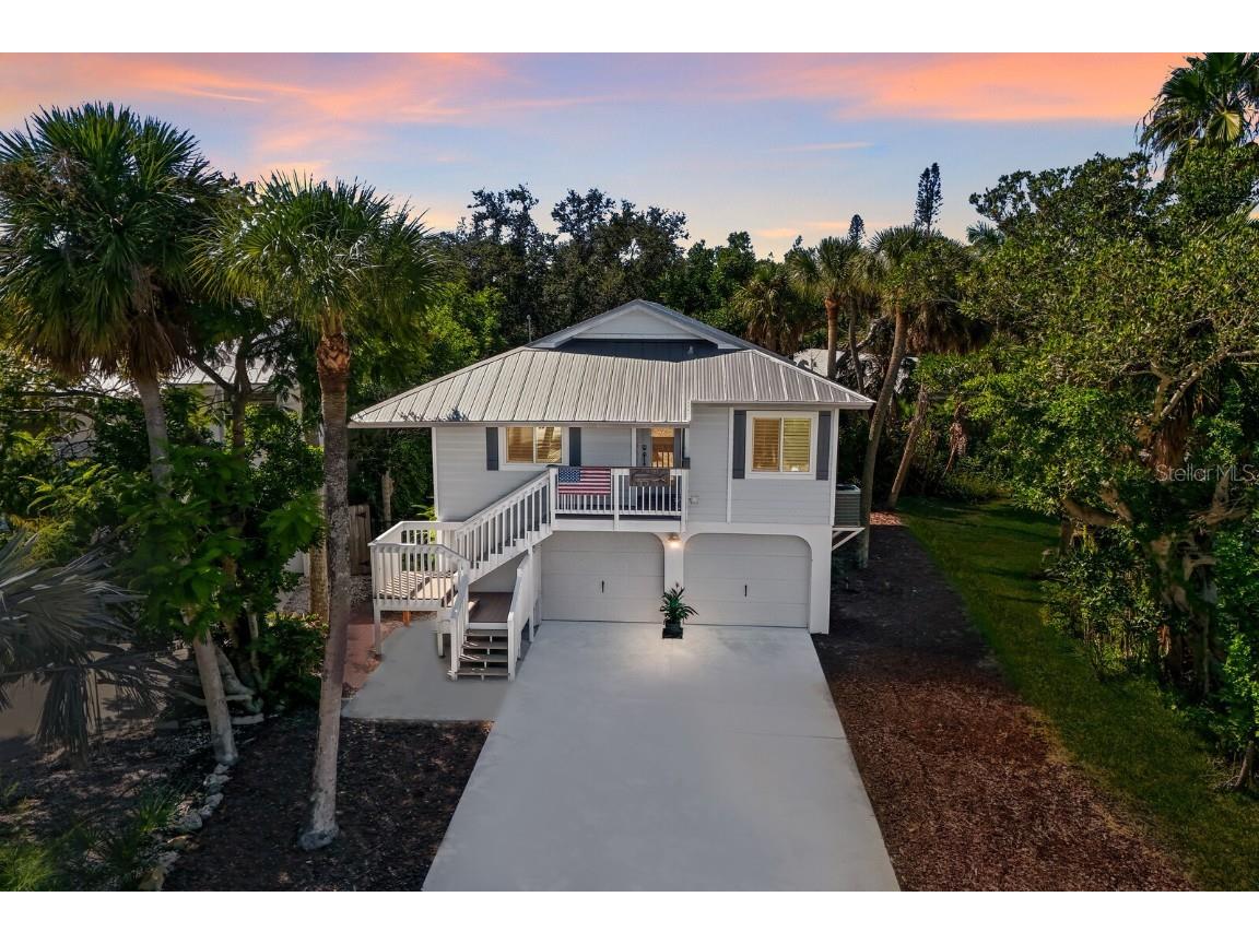 221 Island Circle Sarasota FL 34242 A4668472 image2