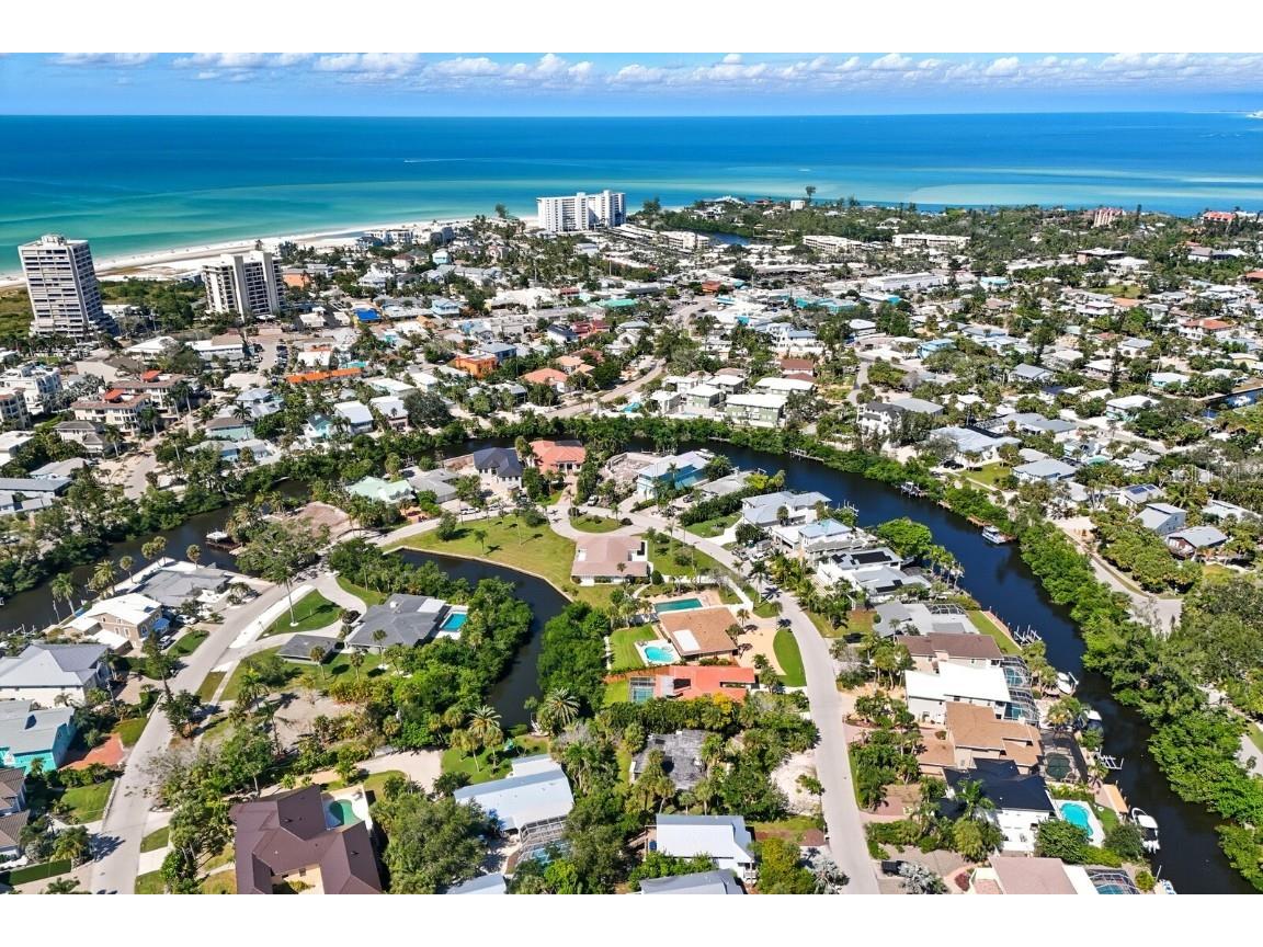 221 Island Circle Sarasota FL 34242 A4668472 image27
