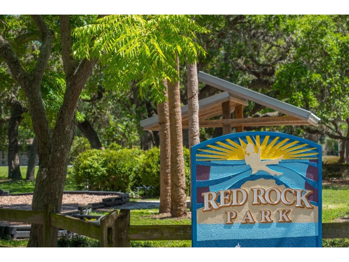 221 Island Circle Sarasota FL 34242 A4668472 image32