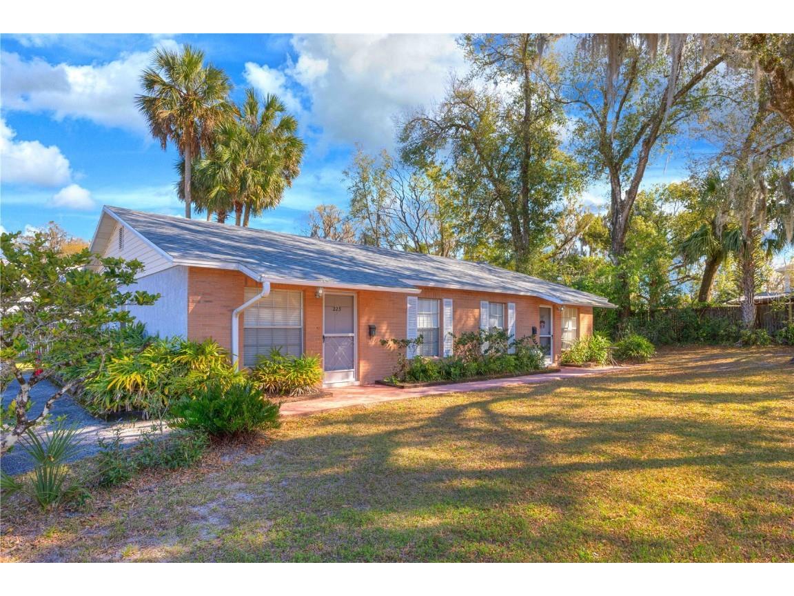 221 N Adelle Avenue Deland FL 32720 V4934812 image1