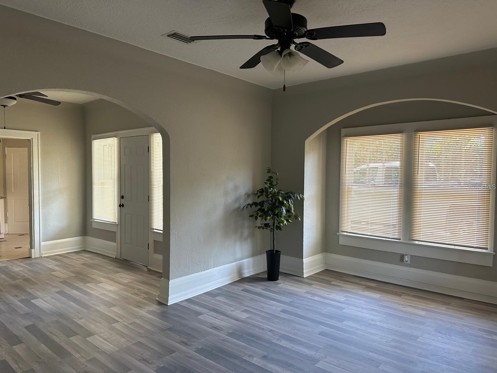 221 N Julia Avenue Deland FL 32720 O6406165 image4