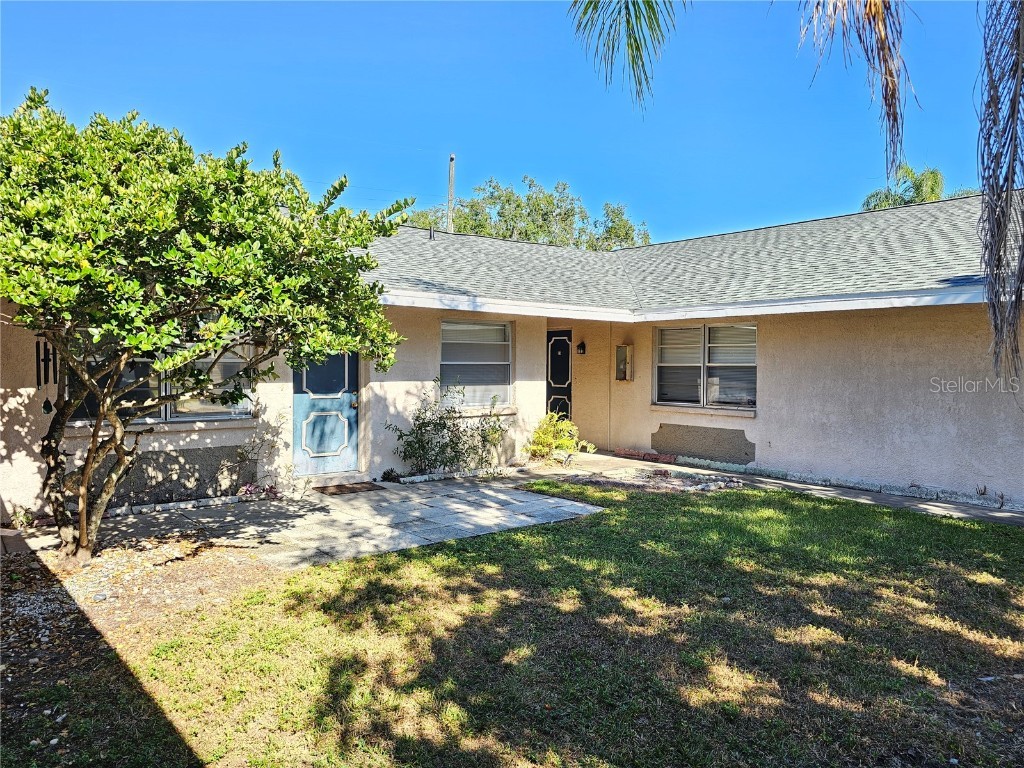 221 NW Jefferson Circle N #20 Saint Petersburg FL 33702 TB8444832 image1