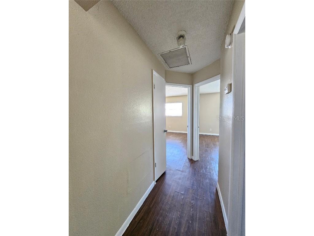 221 NW Jefferson Circle N #20 Saint Petersburg FL 33702 TB8444832 image6