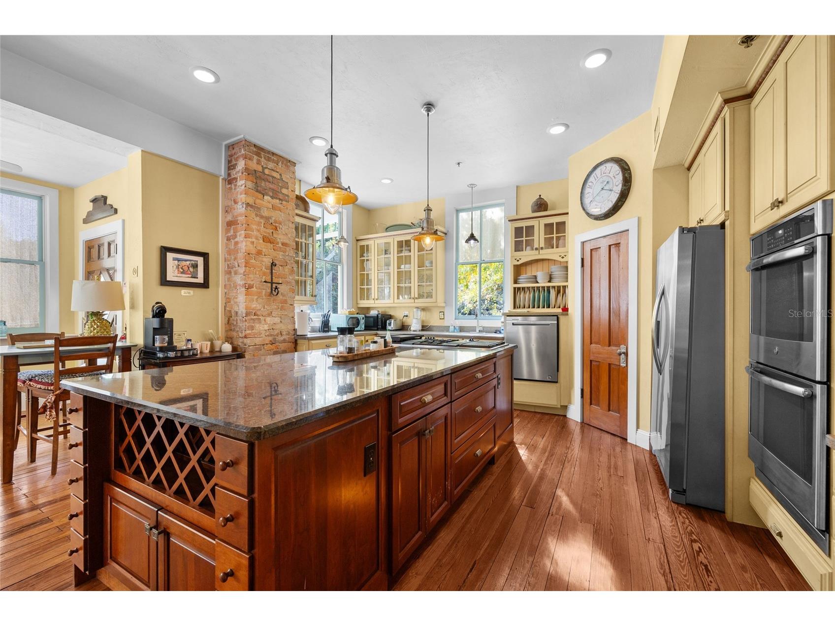 221 SE 7th Street Gainesville FL 32601 GC536429 image10