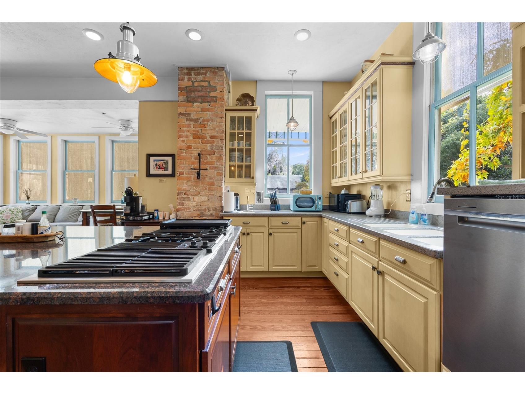 221 SE 7th Street Gainesville FL 32601 GC536429 image11