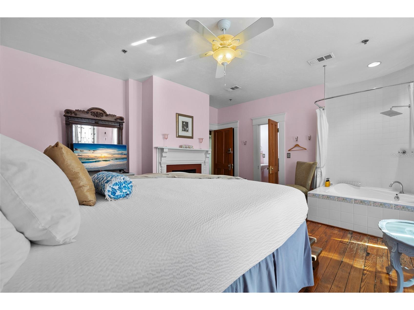 221 SE 7th Street Gainesville FL 32601 GC536429 image38