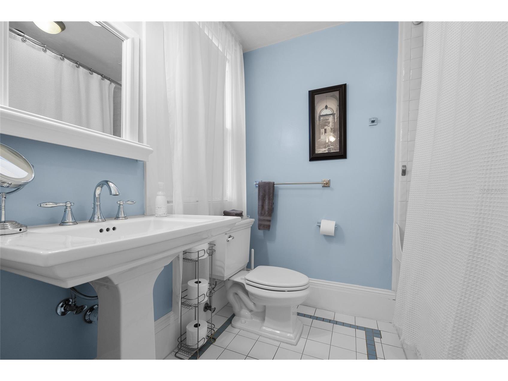 221 SE 7th Street Gainesville FL 32601 GC536429 image41