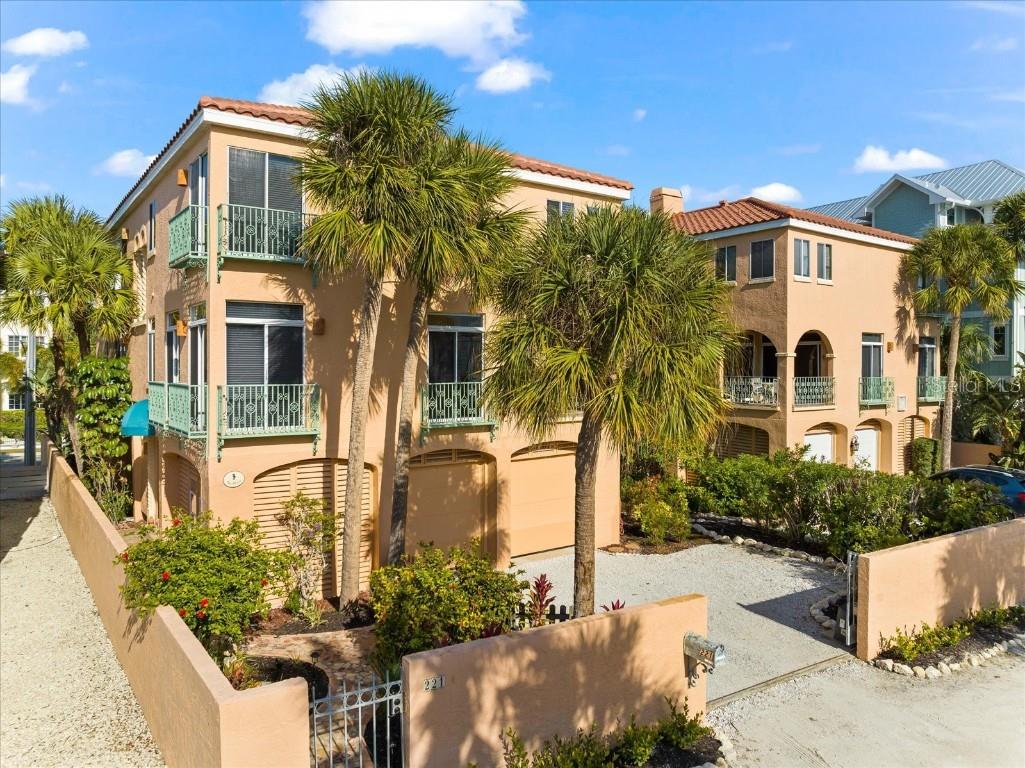 221 Tenacity Lane Sarasota FL 34242 A4663987 image1