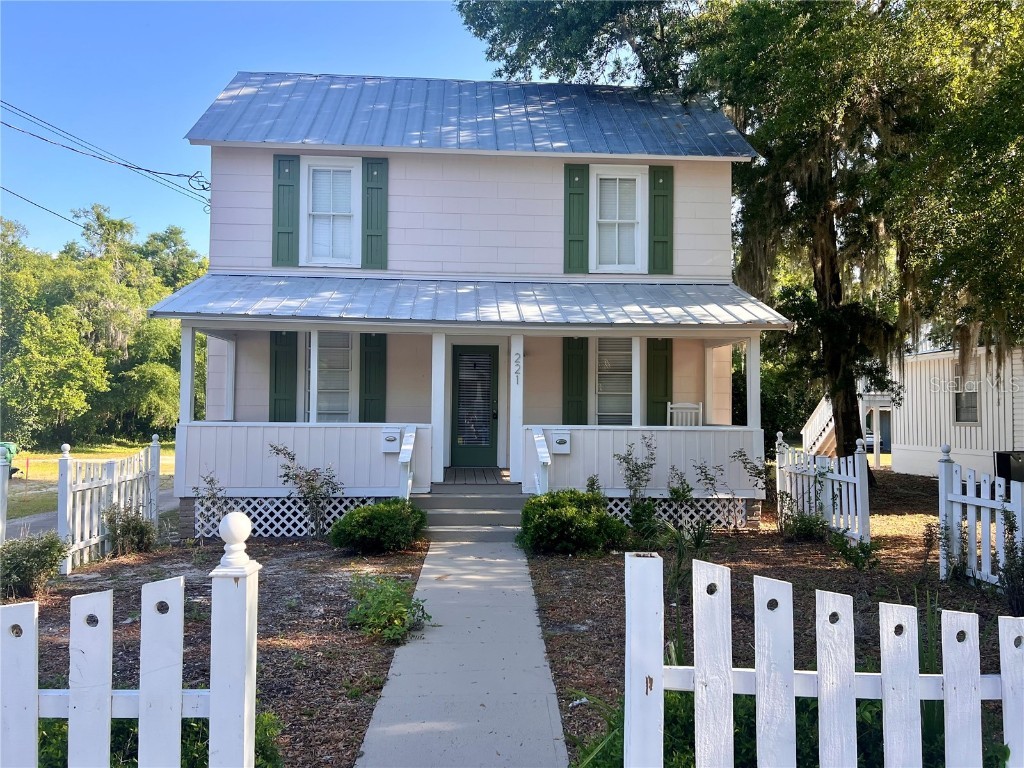 221 W Wisconsin Avenue Deland FL 32720 V4935915 image1