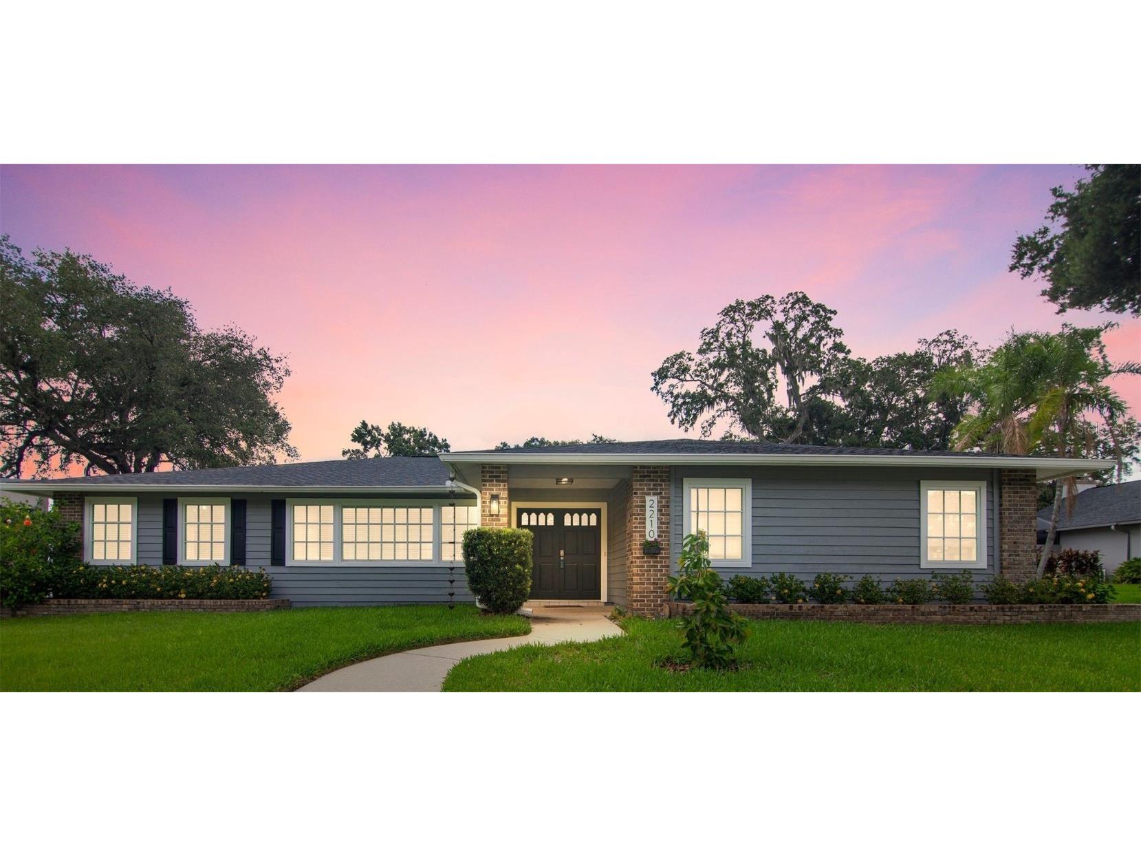 2210 Arbor Oaks Drive Valrico FL 33594 T3539056 image1