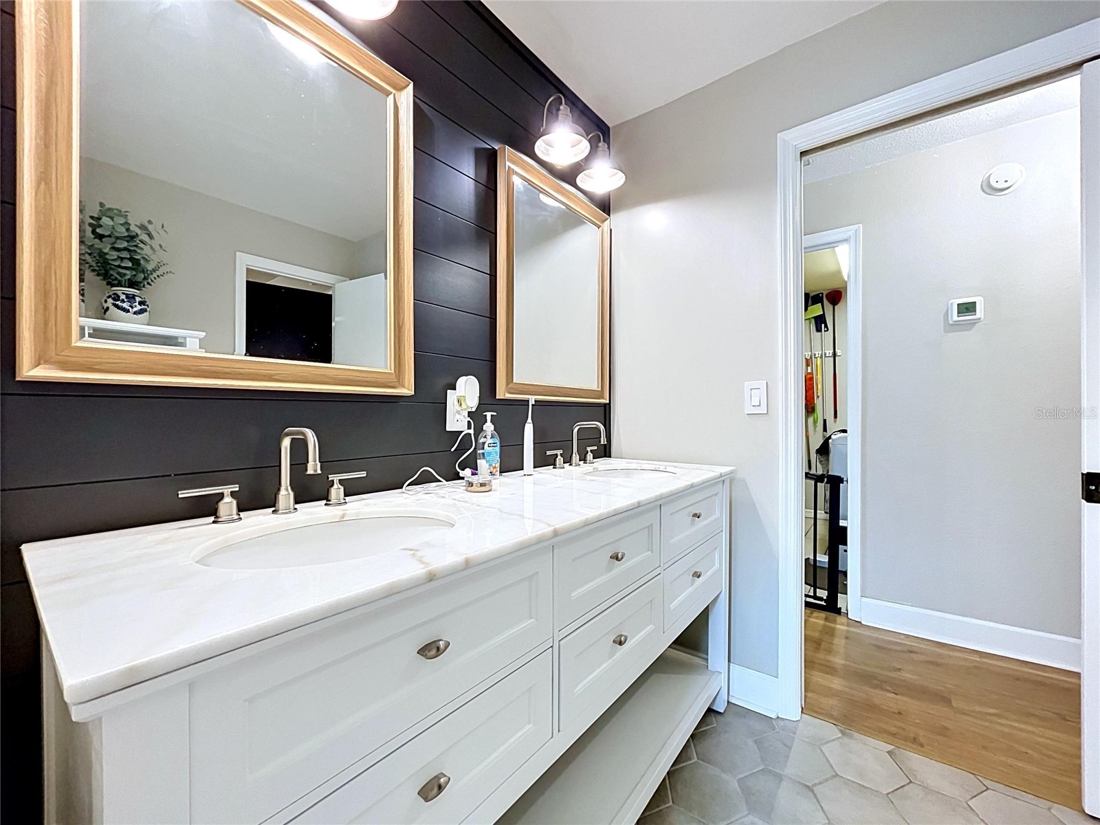 2210 Arbor Oaks Drive Valrico FL 33594 TB8508862 image32