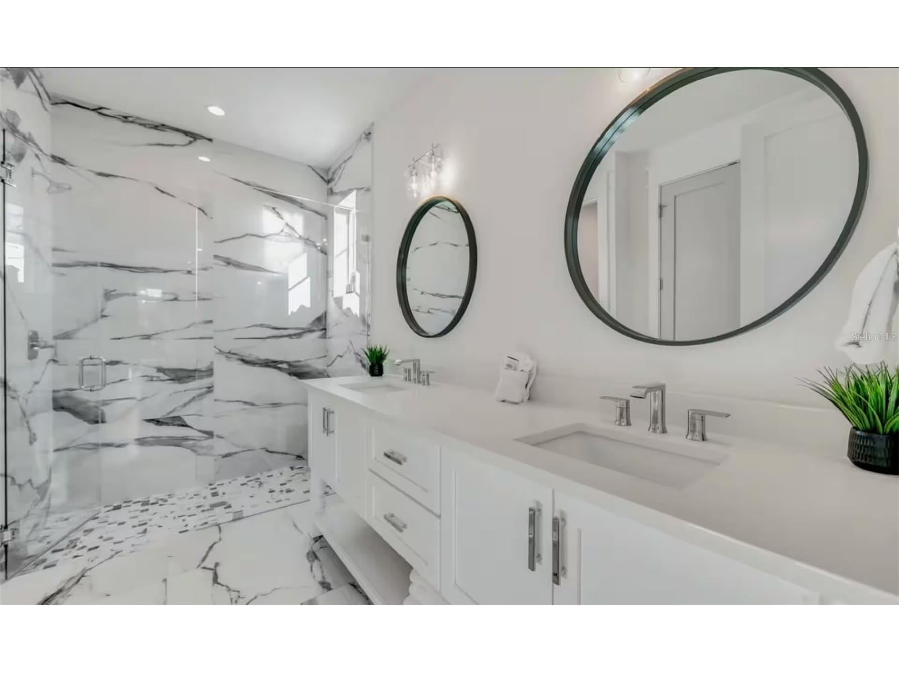 2210 Avenue A Bradenton Beach FL 34217 A4686592 image20