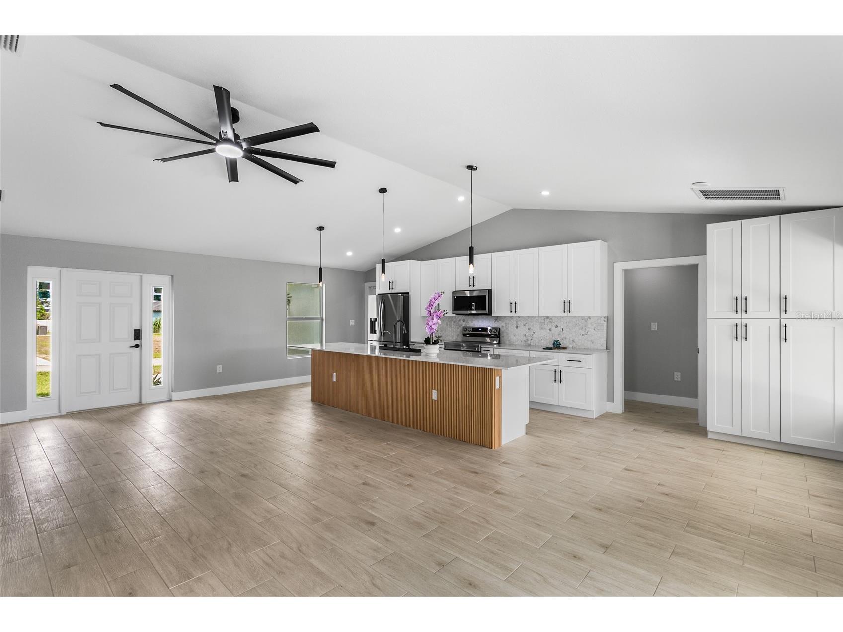 2210 NW 2nd Avenue Cape Coral FL 33993 - VALKYRIE CANAL A4689241 image10