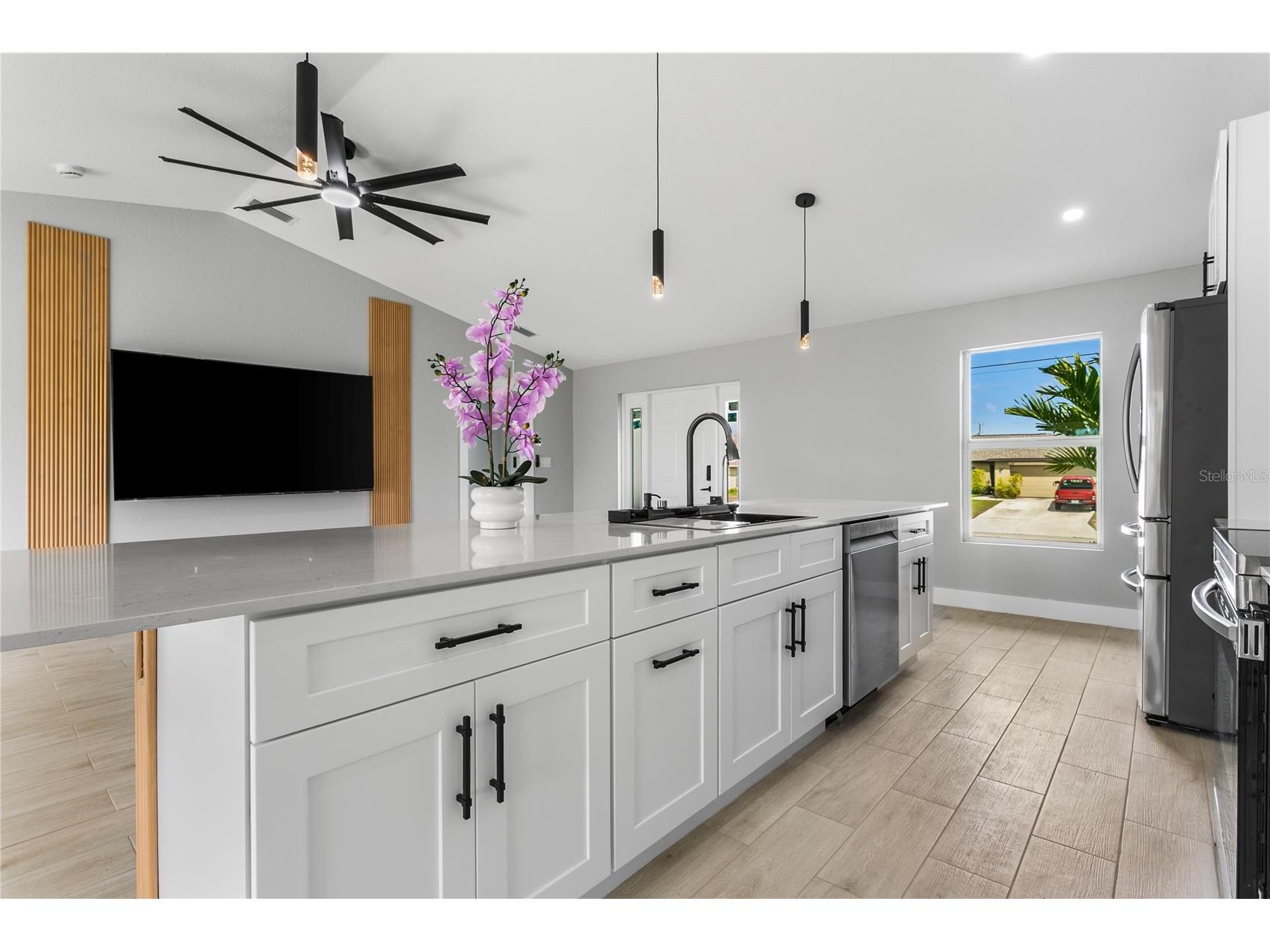 2210 NW 2nd Avenue Cape Coral FL 33993 - VALKYRIE CANAL A4689241 image12