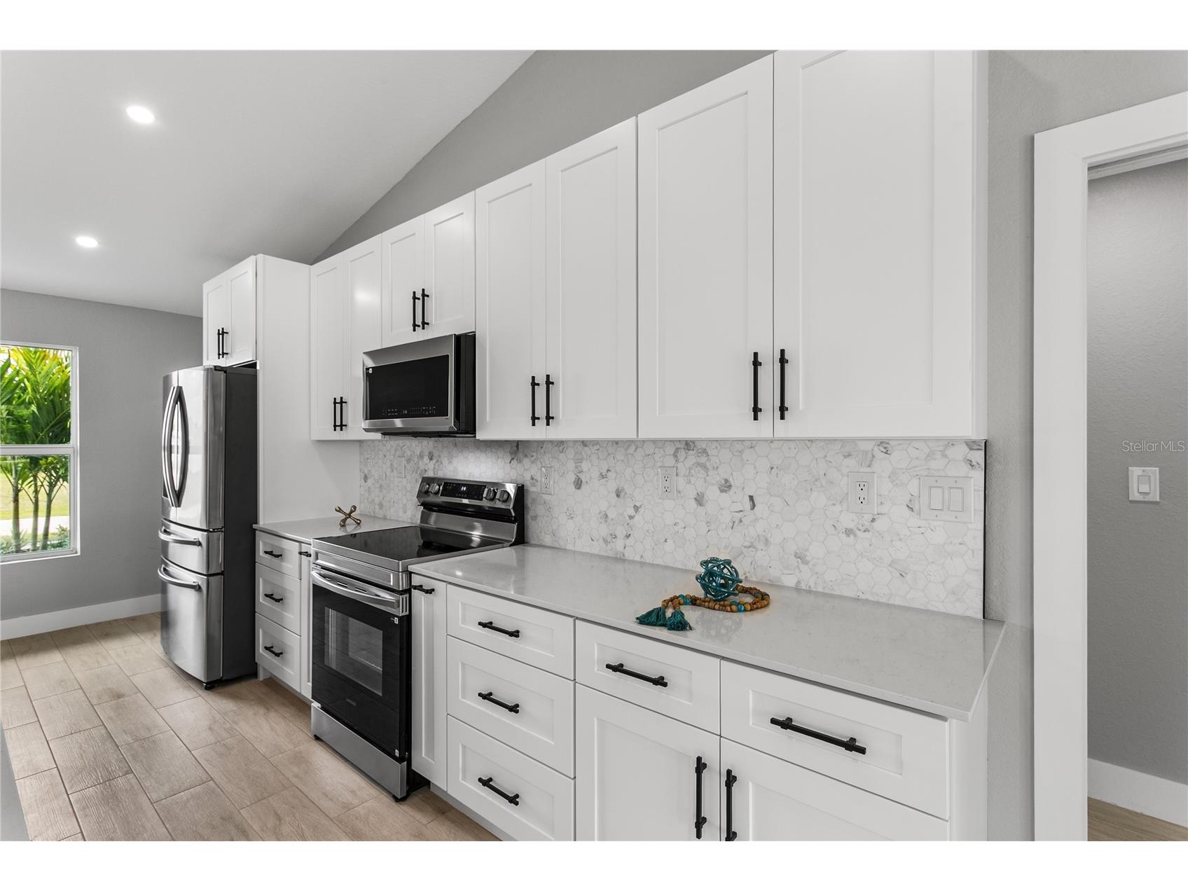 2210 NW 2nd Avenue Cape Coral FL 33993 - VALKYRIE CANAL A4689241 image13