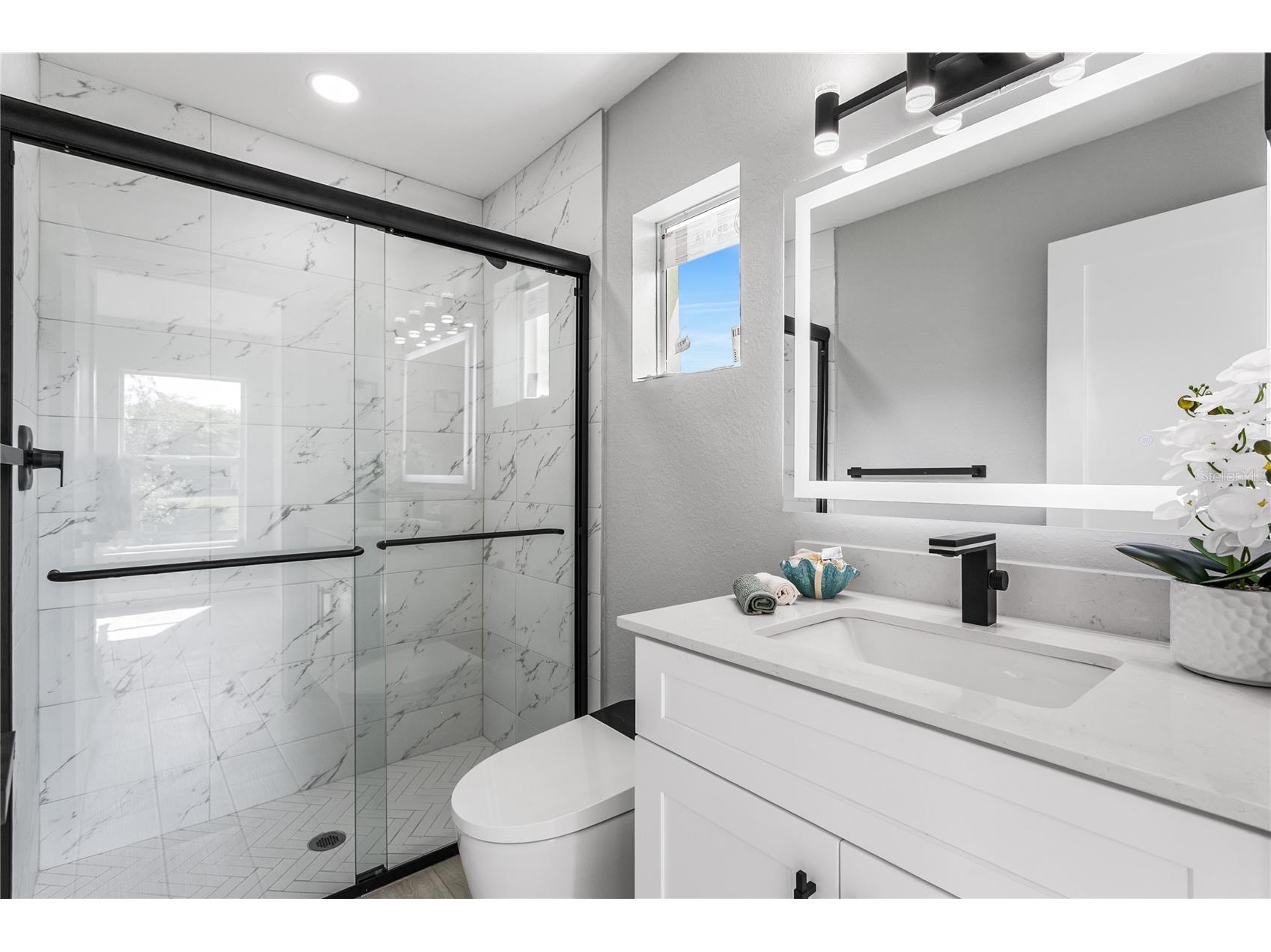 2210 NW 2nd Avenue Cape Coral FL 33993 - VALKYRIE CANAL A4689241 image29