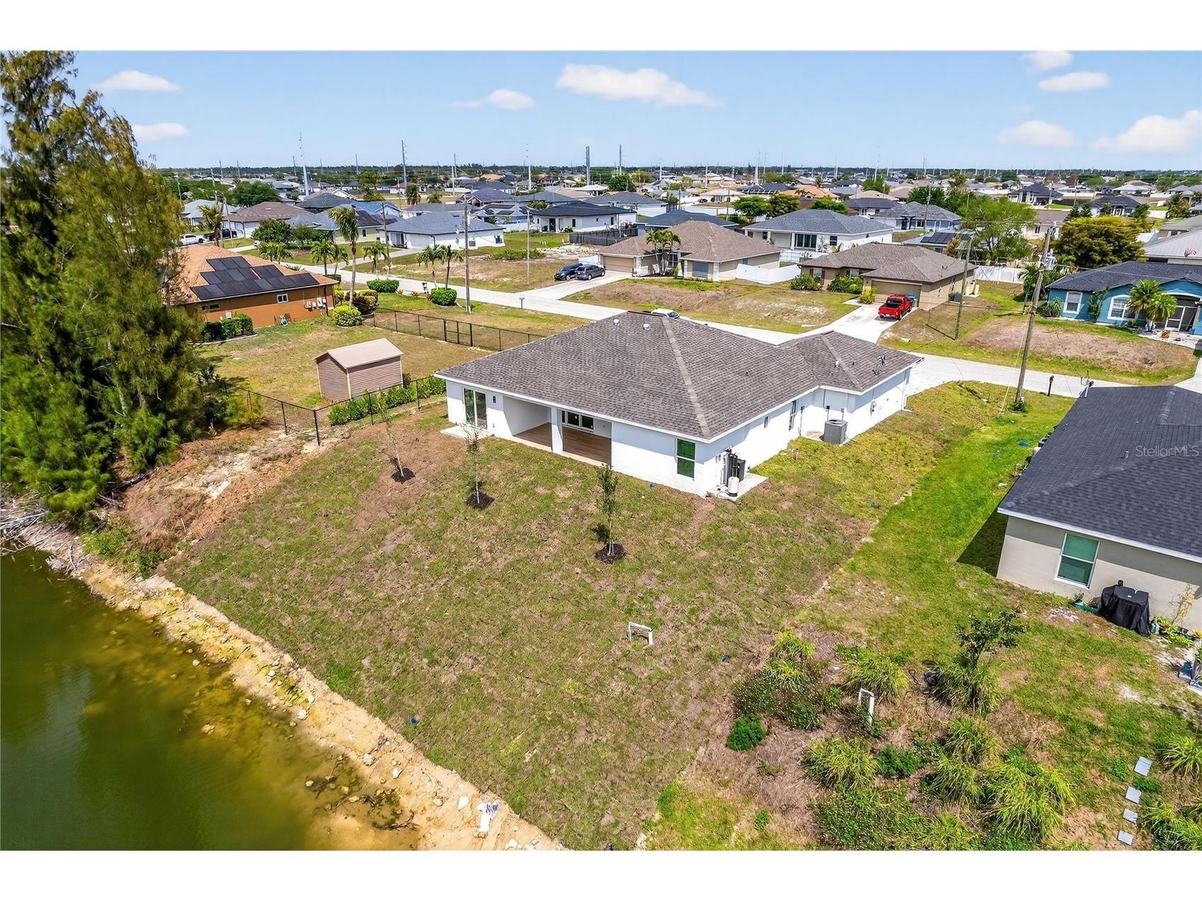 2210 NW 2nd Avenue Cape Coral FL 33993 - VALKYRIE CANAL A4689241 image7