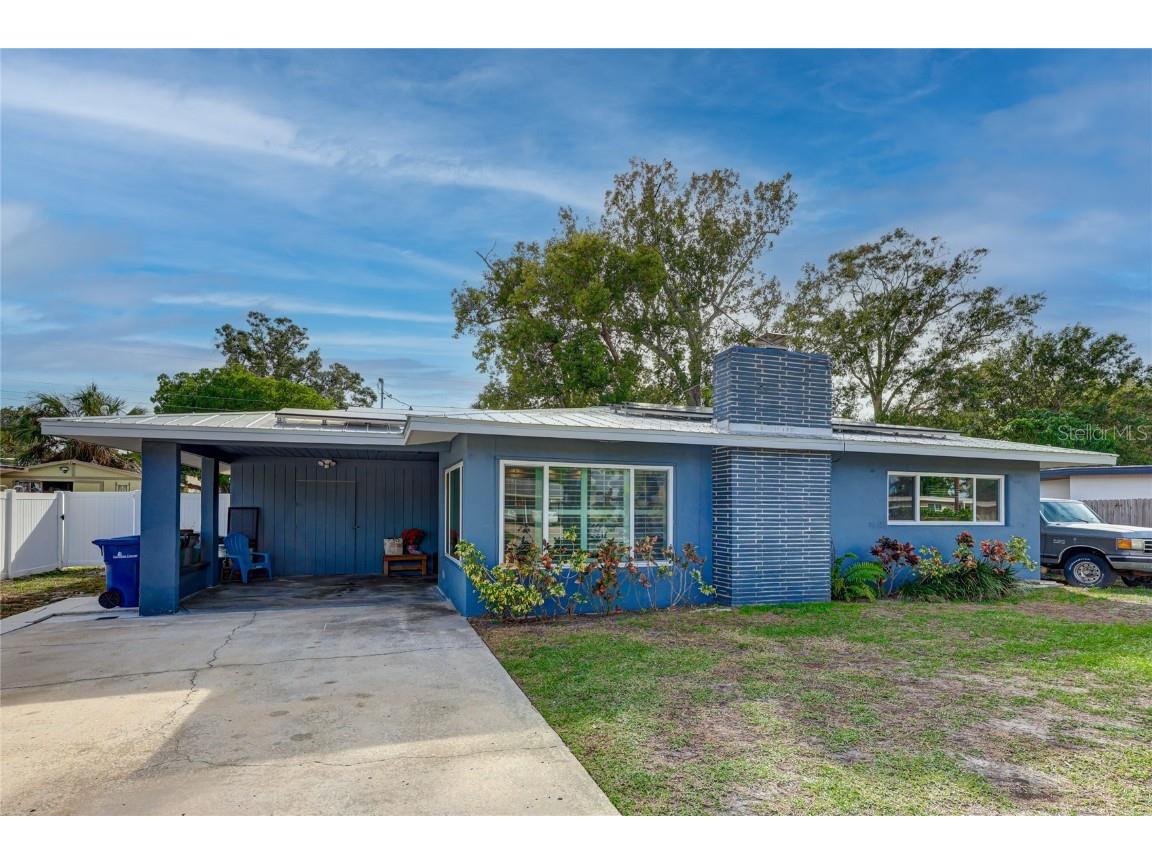 2210 Outer Drive Sarasota FL 34231 A4595944 image1