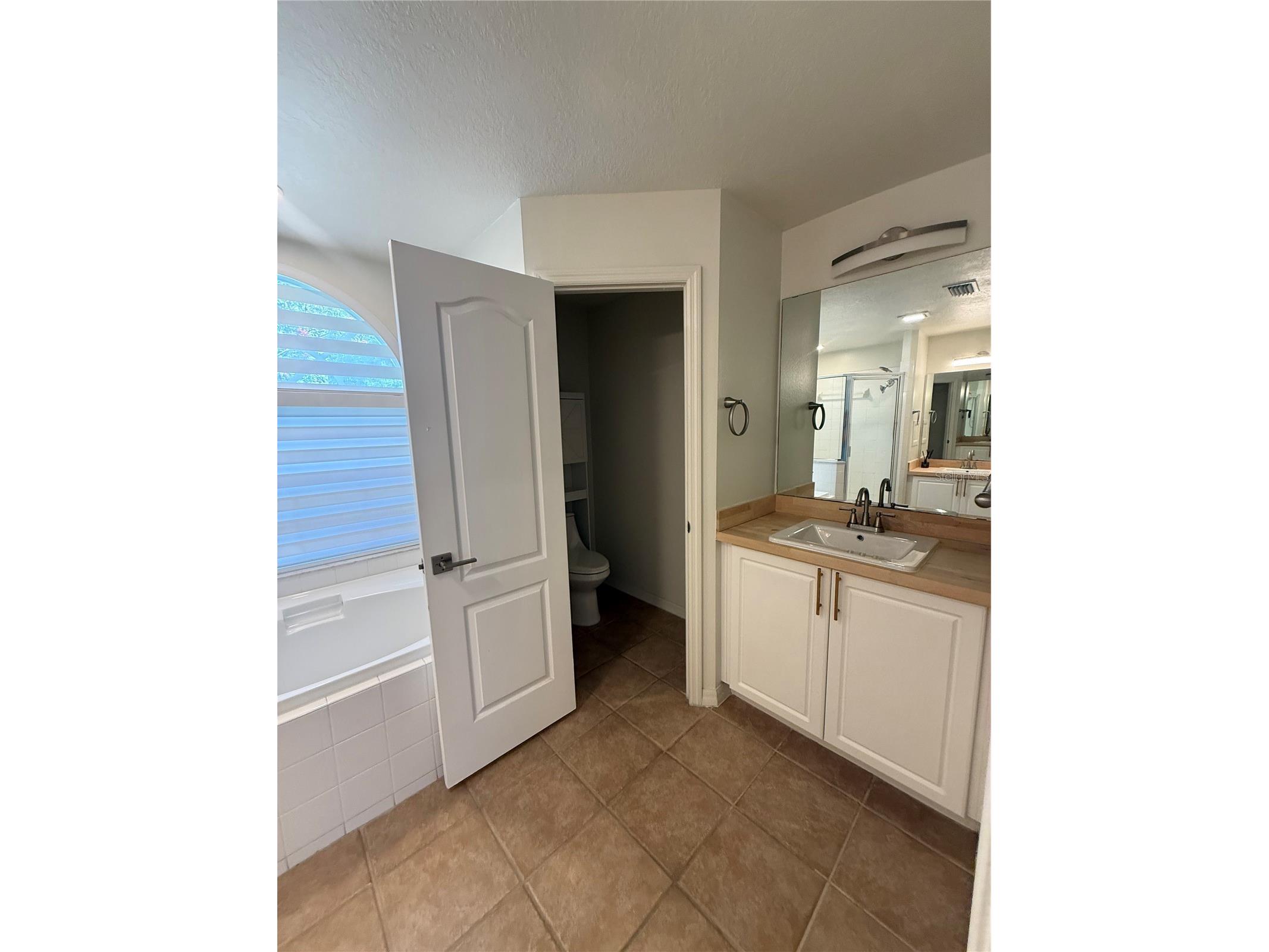 2210 Towering Oaks Circle Seffner FL 33584 TB8523858 image14