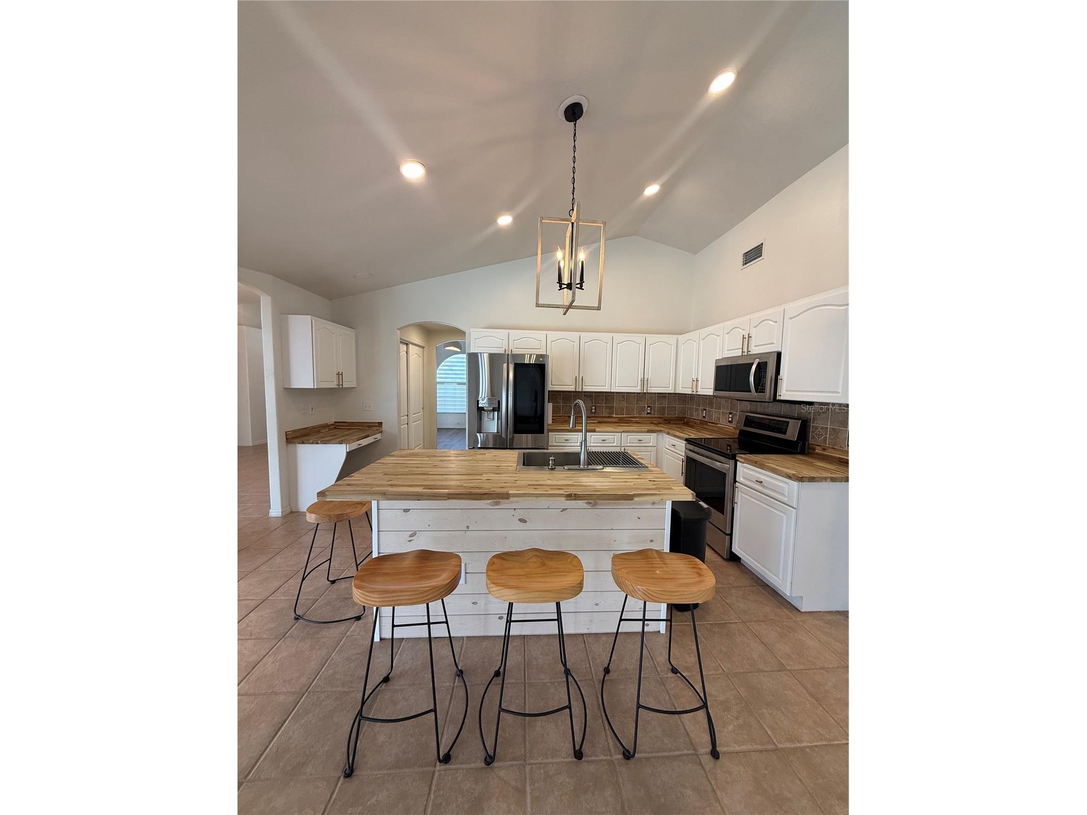 2210 Towering Oaks Circle Seffner FL 33584 TB8523858 image6