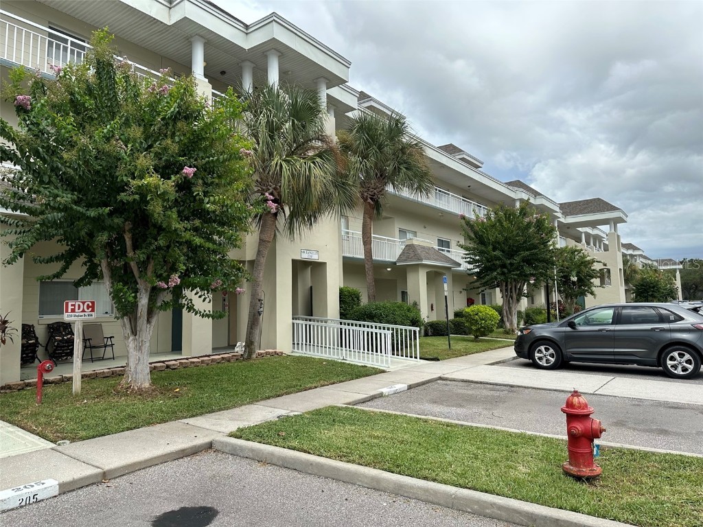 2210 Utopian Drive E #207 Clearwater FL 33763 U8210684 image1