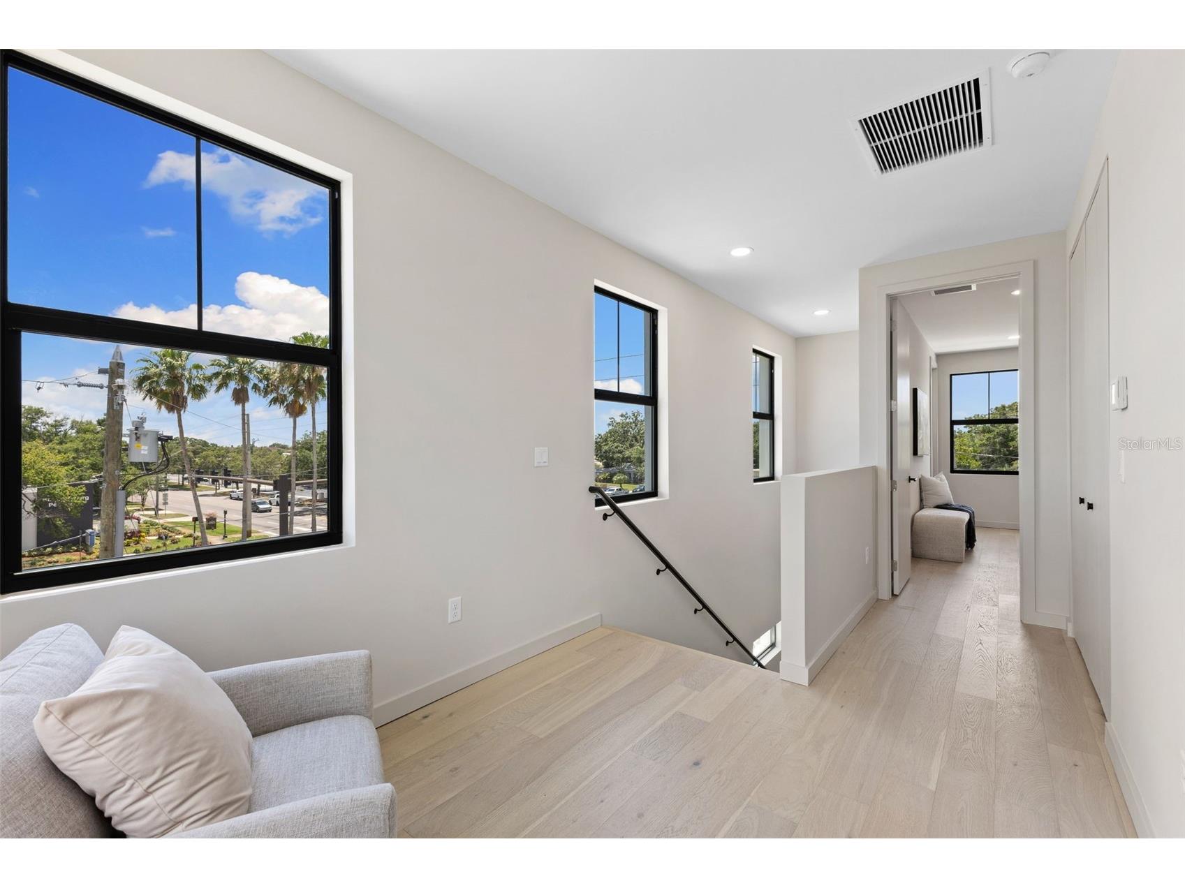 2211 16th Street N Saint Petersburg FL 33704 TB8473248 image19