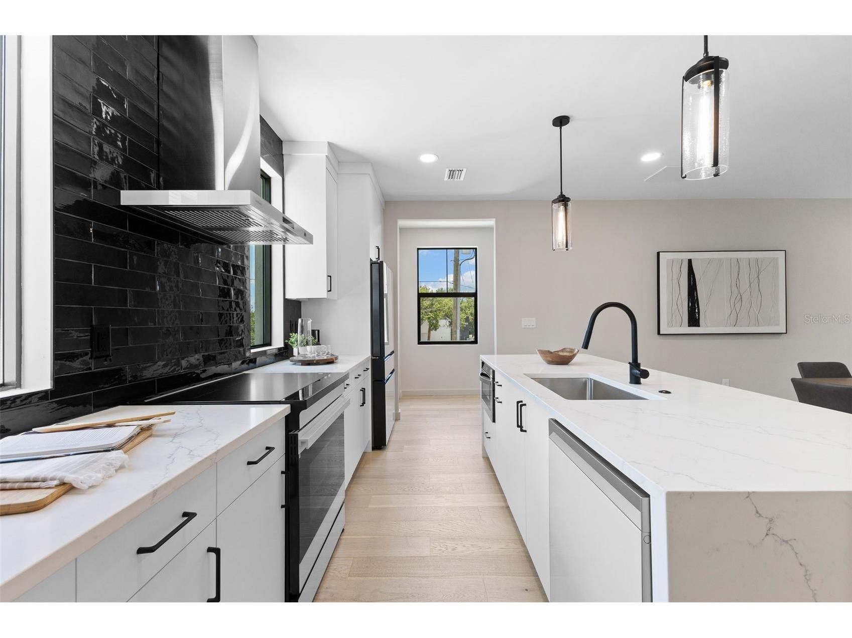 2211 16th Street N Saint Petersburg FL 33704 TB8473248 image5