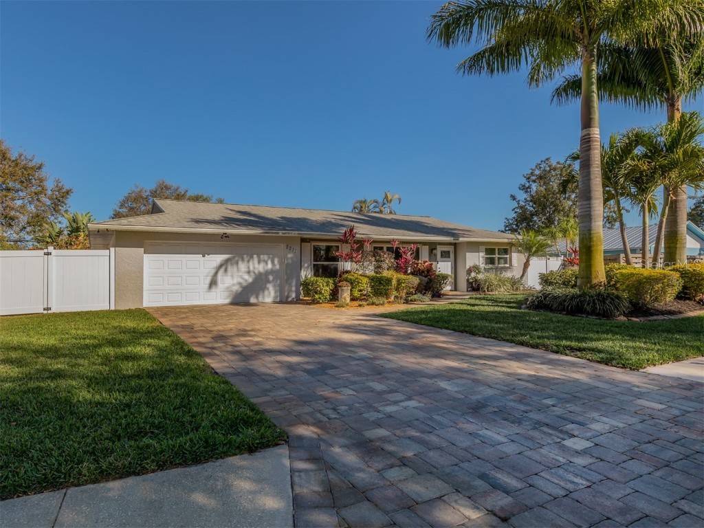 2211 35th Street W Bradenton FL 34205 N6119827 image1