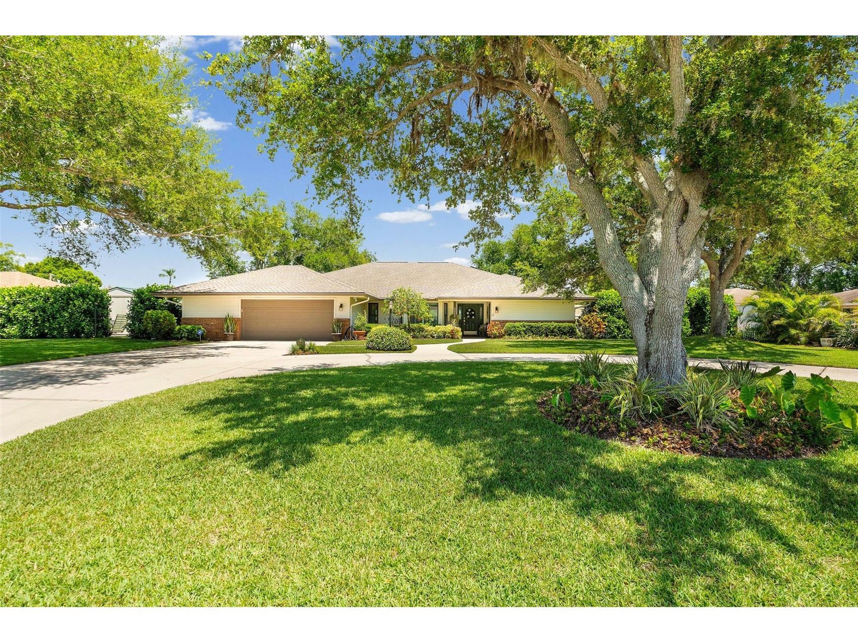2211 50th Street W Bradenton FL 34209 A4692901 image1