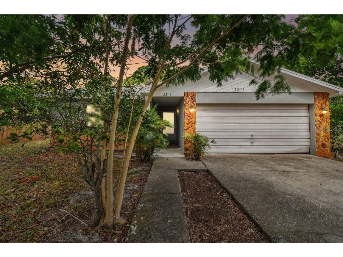 2211 Coronada Way S Saint Petersburg FL 33712 U8215155 image1