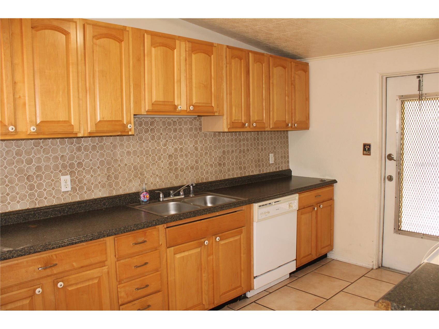 2211 Emory Avenue Bradenton FL 34207 A4676377 image4