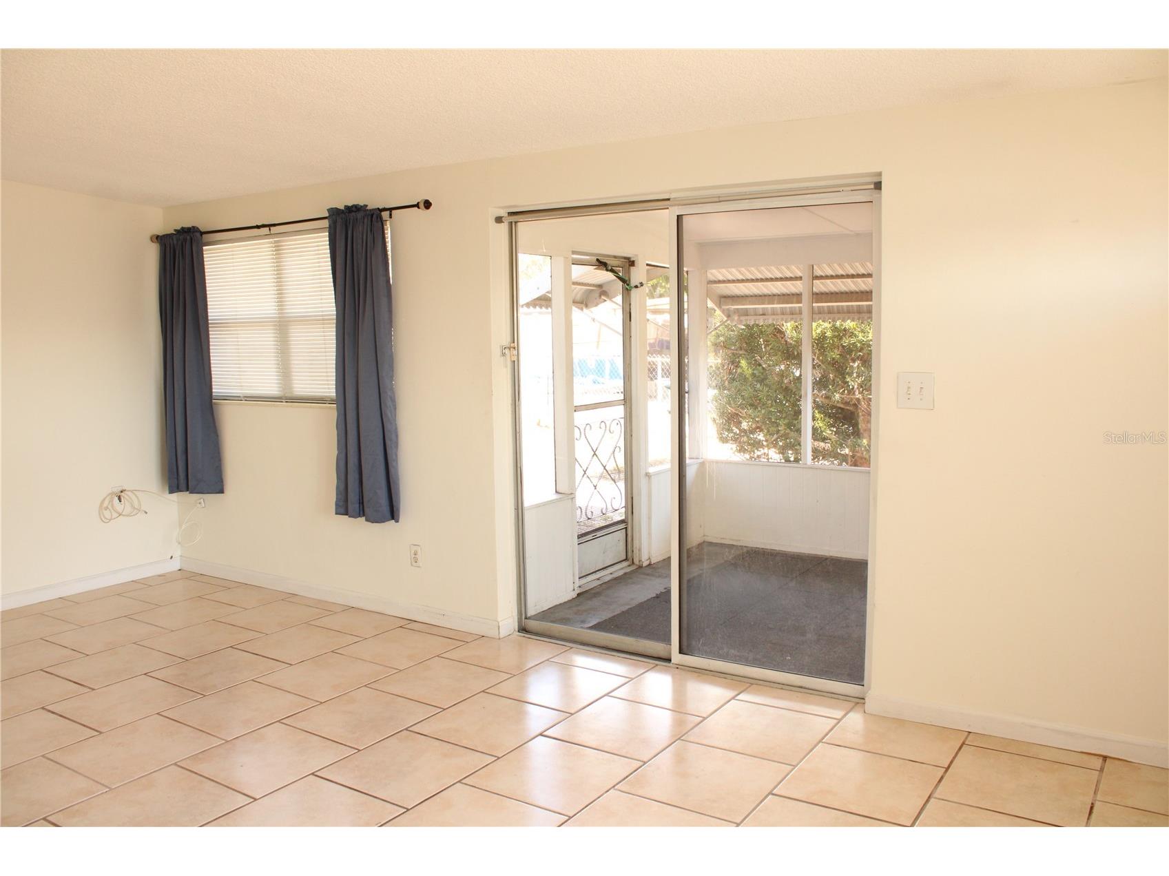 2211 Emory Avenue Bradenton FL 34207 A4676377 image8