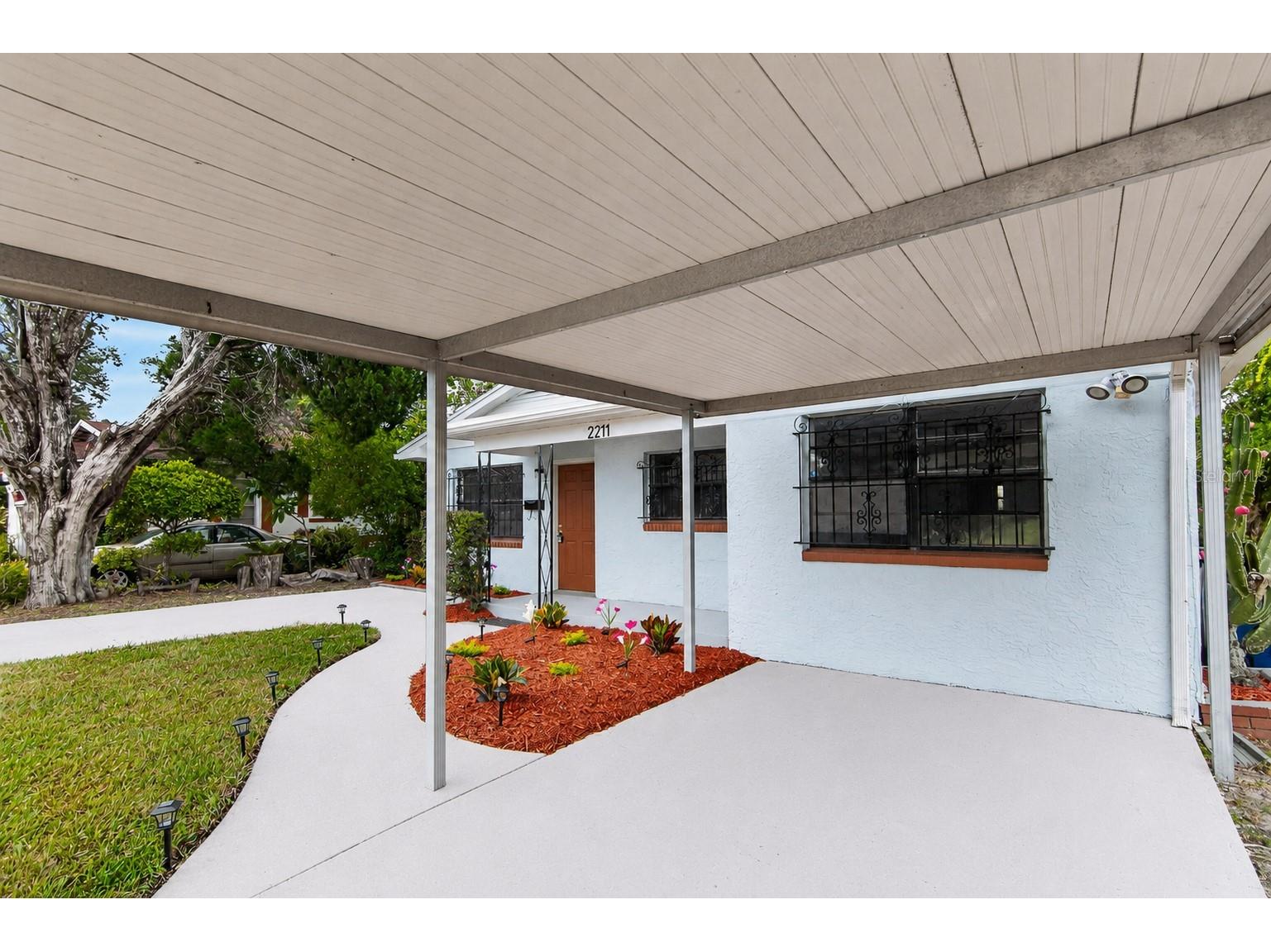 2211 Mallory Avenue Tampa FL 33605 TB8526455 image3