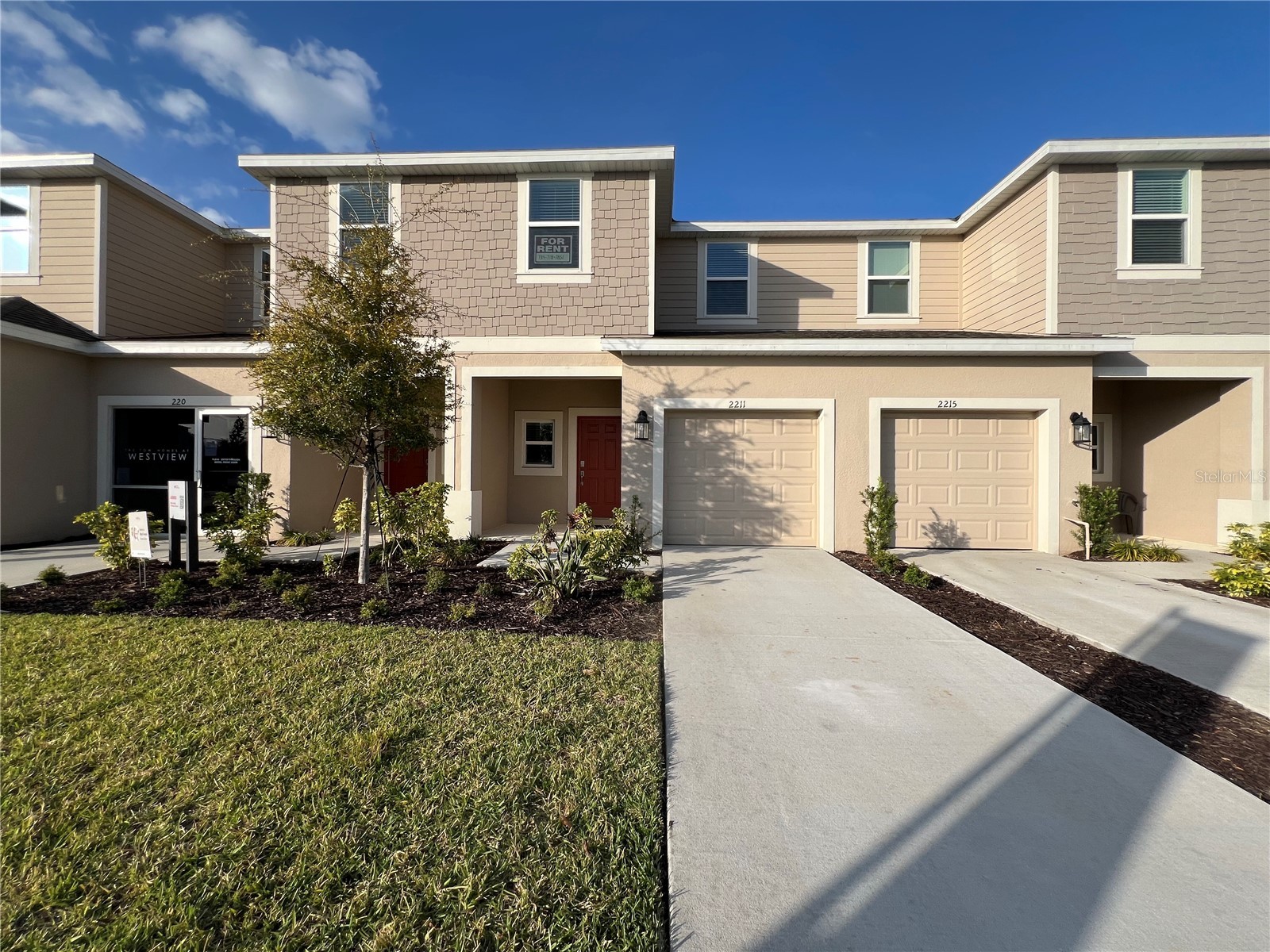 2211 Portrait St  